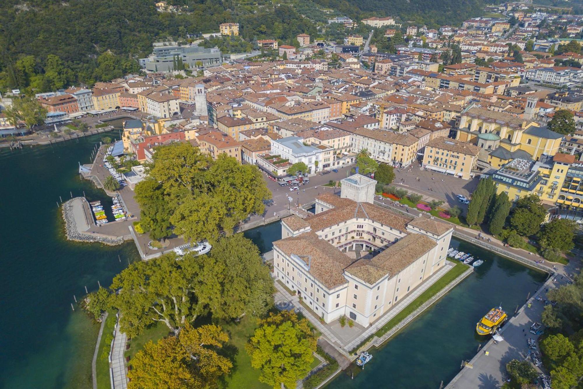 Balcone Sui Tigli Few Min From The Lake - Happy Rentals Riva del Garda Exterior foto